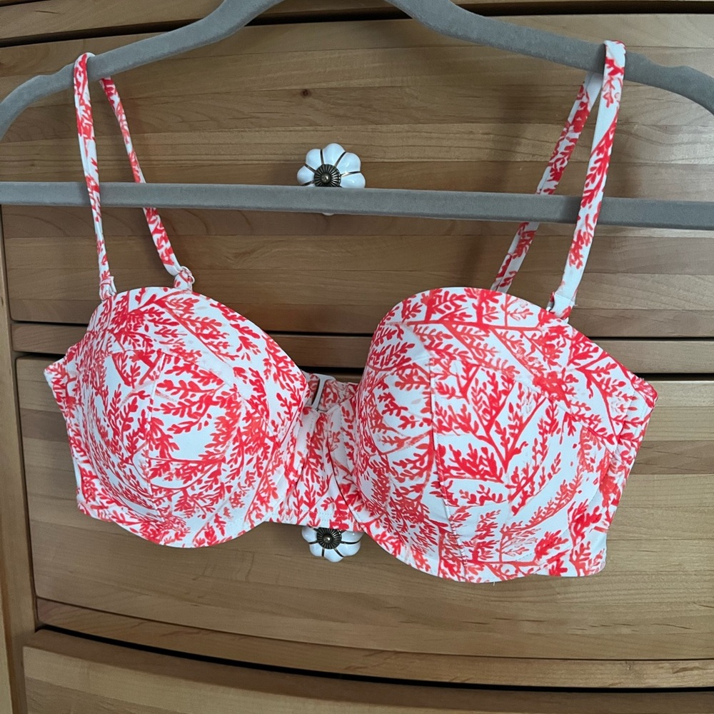 NWT Old Navy coral & white bathing suit top with underwire + removable straps L